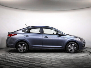 2019 Hyundai Solaris II, серый, 909777 рублей, вид 4