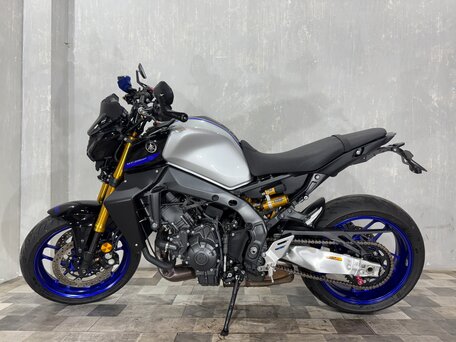 2022 Yamaha MT-09 (FZ-09), серый, 1059000 рублей, вид 2