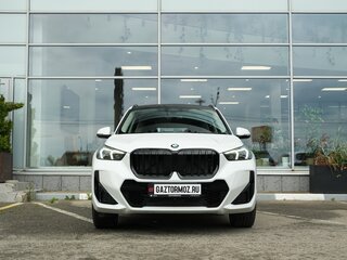 2026 BMW X1 Long 25Li xDrive III (U11/U12), белый, 5699000 рублей, вид 3