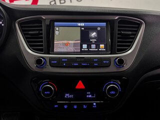 2018 Hyundai Solaris II, белый, 1409000 рублей, вид 2