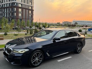 2020 BMW 5 серии 520i VII (G30/G31/G38) Рестайлинг, чёрный, 5100000 рублей, вид 2