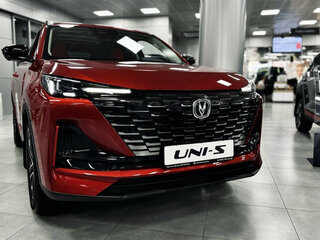 2026 Changan UNI-S I, красный, 3179900 рублей, вид 4