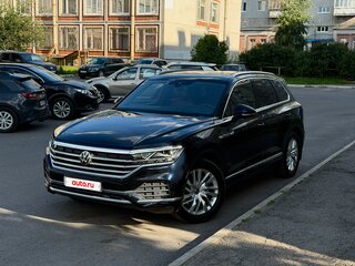 2021 Volkswagen Touareg III, чёрный, 6500000 рублей, вид 1