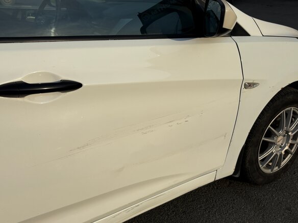 2015 Hyundai Solaris I Рестайлинг, белый, 550000 рублей - вид 18