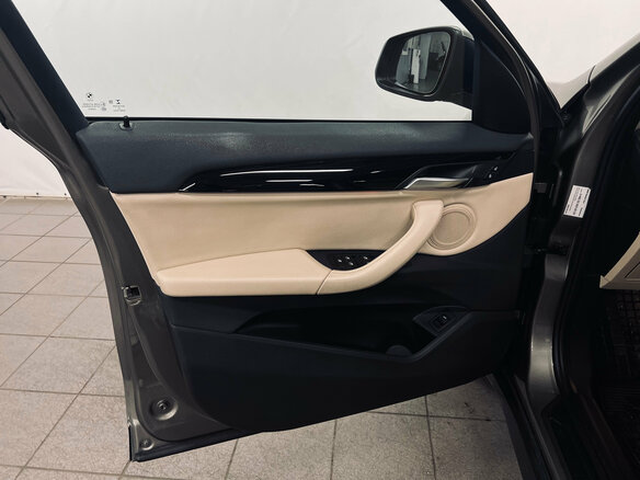 2018 BMW X1 18d sDrive II (F48), бежевый, 2180000 рублей - вид 12