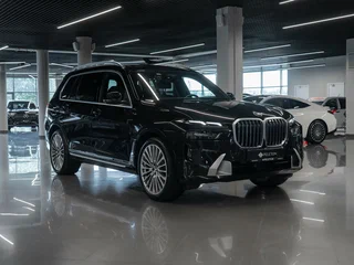 2023 BMW X7 40d I (G07) Рестайлинг, чёрный, 12600000 рублей, вид 2