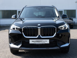 2026 BMW X1 18i sDrive III (U11/U12), чёрный, 5213881 рублей, вид 2