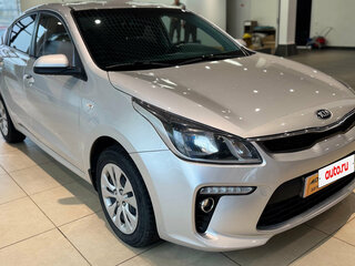 2019 Kia Rio IV, серебристый, 1125000 рублей, вид 4