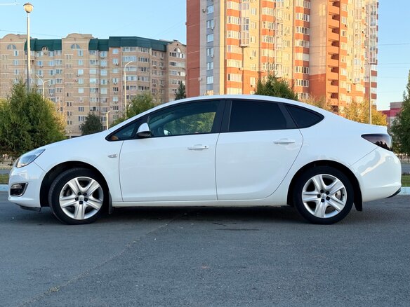 2013 Opel Astra J Рестайлинг, белый - вид 7