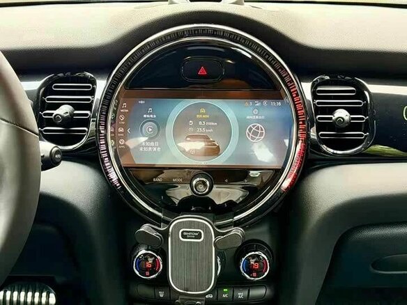 2023 Mini Hatch Cooper III (F55/F56) Рестайлинг 2, чёрный - вид 9