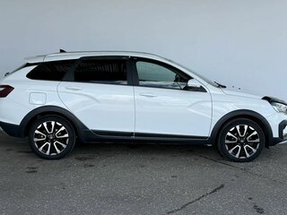 2024 Lada (ВАЗ) Vesta SW Cross I Рестайлинг (NG), белый, 1347000 рублей, вид 4