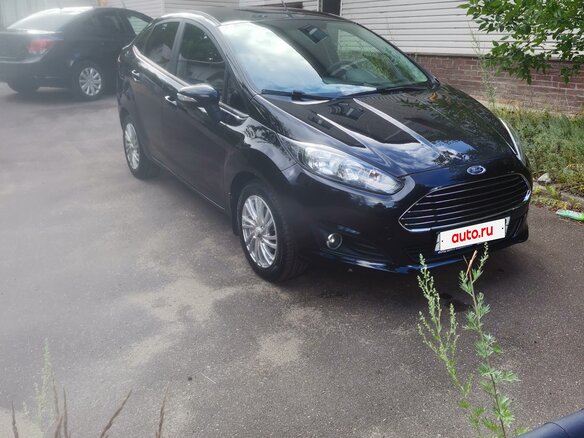 2016 Ford Fiesta Mk6 Рестайлинг, чёрный, 850000 рублей - вид 1