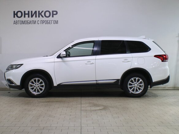 2018 Mitsubishi Outlander III Рестайлинг 2, белый, 1999000 рублей - вид 6