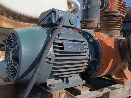 1999 Freightliner Century Class, красный, 1000000 рублей, вид 3
