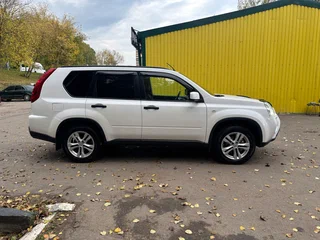 2011 Nissan X-Trail II Рестайлинг, белый, 970000 рублей, вид 4