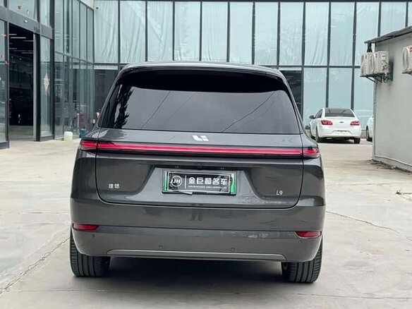 2025 Li Auto (Lixiang) L9 52.3 kWh I Рестайлинг, серый, 7929055 рублей - вид 4