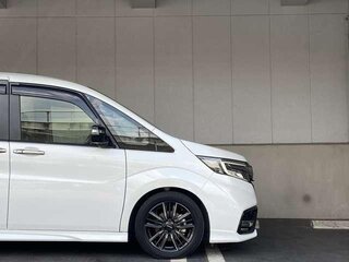 2022 Honda Stepwgn V Рестайлинг, белый, 2100000 рублей, вид 4