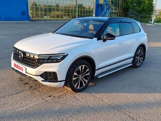 2019 Volkswagen Touareg III, белый, 5550000 рублей, вид 2