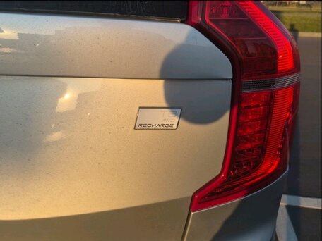 2022 Volvo XC90 Recharge II Рестайлинг 1, серебристый, 5000000 рублей, вид 4