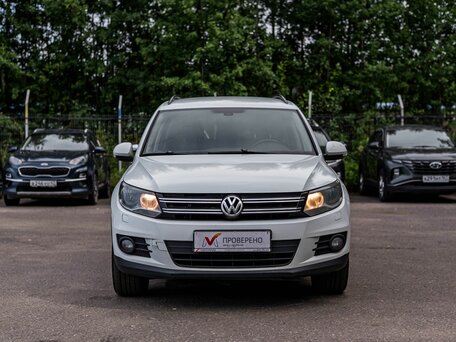 2015 Volkswagen Tiguan I Рестайлинг, белый, 680000 рублей, вид 3