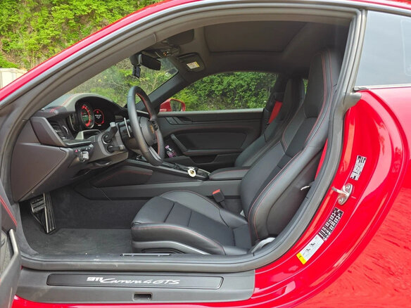 2025 Porsche 911 Carrera GTS VIII (992) Рестайлинг, красный, 19450018 рублей - вид 5