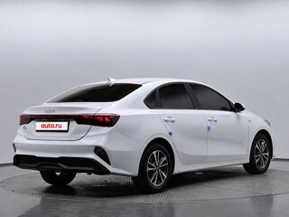 2024 Kia K3 II Рестайлинг, белый, 1950000 рублей, вид 2