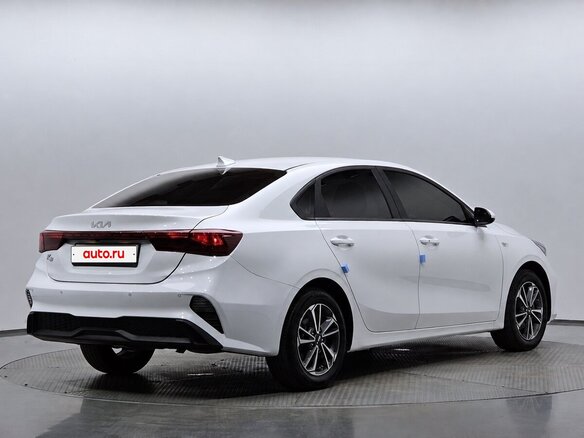 2024 Kia K3 II Рестайлинг, белый, 1950000 рублей - вид 1