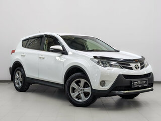2015 Toyota RAV4 IV (XA40), белый, 2000000 рублей, вид 3