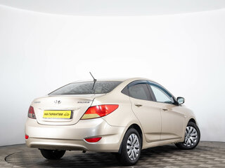 2013 Hyundai Solaris I, бежевый, 579000 рублей, вид 4