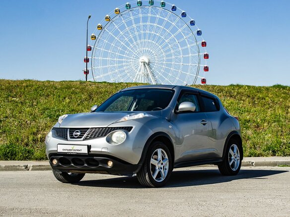 2011 Nissan Juke I, серебристый, 770000 рублей