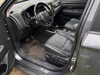 2017 Mitsubishi Outlander III Рестайлинг 2, серый, 1845000 рублей, вид 5