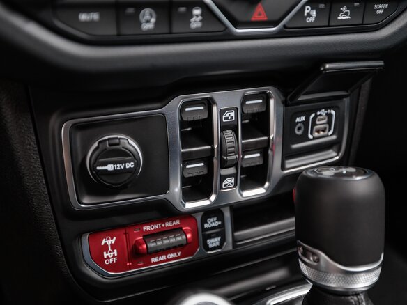 2026 Jeep Wrangler IV (JL) Рестайлинг, чёрный, 9200000 рублей - вид 18