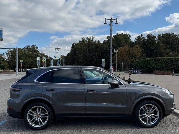 2018 Porsche Cayenne III, серый, 6900000 рублей - вид 5