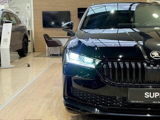 2026 Skoda Superb IV, чёрный, 6880000 рублей, вид 4