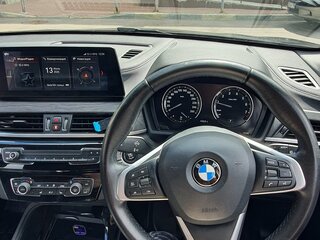 2019 BMW X1 18i sDrive II (F48) Рестайлинг, чёрный, 1950000 рублей, вид 4