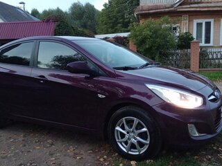 2013 Hyundai Solaris I, фиолетовый, 699000 рублей, вид 3