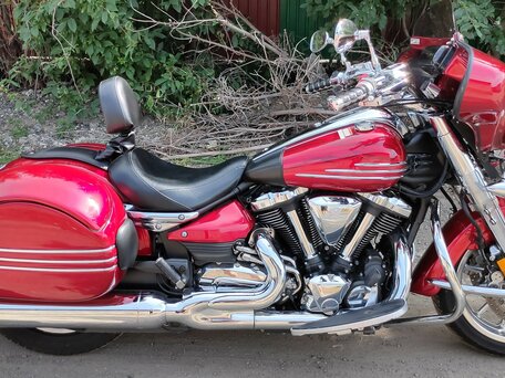 2009 Yamaha XV 1900, красный, 999999 рублей, вид 3