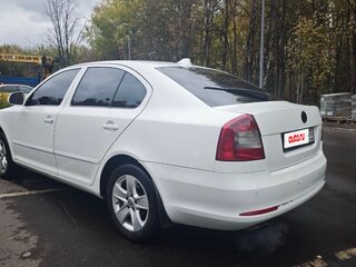 2011 Skoda Octavia DSG7 II (A5) Рестайлинг, белый, 800000 рублей, вид 3
