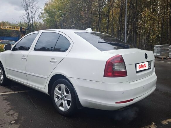 2011 Skoda Octavia DSG7 II (A5) Рестайлинг, белый - вид 2