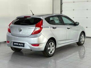 2013 Hyundai Solaris I, серебристый, 679000 рублей, вид 4