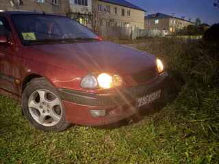 1999 Toyota Avensis I, красный, 330000 рублей, вид 2