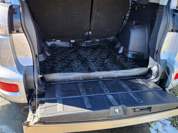 2011 Mitsubishi Outlander II Рестайлинг, серебристый, 990000 рублей - вид 16
