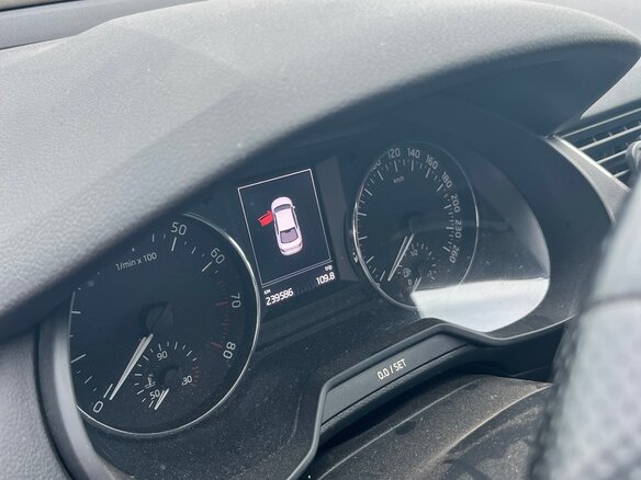 2017 Skoda Octavia III (A7), коричневый, 1450000 рублей - вид 6