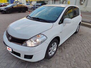 2012 Nissan Tiida I Рестайлинг, белый, 815000 рублей, вид 1