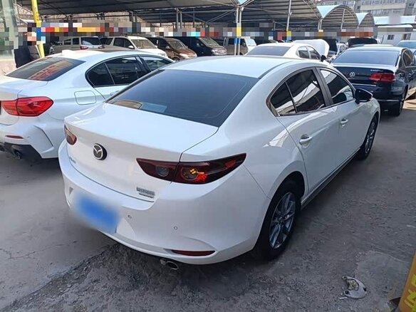 2023 Mazda 3 Axela IV (BP), белый, 1500100 рублей - вид 6