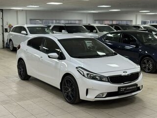 2018 Kia Cerato III Рестайлинг (Classic), белый, 1050000 рублей, вид 3