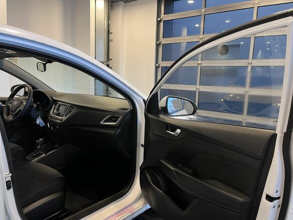 2022 Hyundai Solaris II Рестайлинг, белый, 1549000 рублей - вид 26