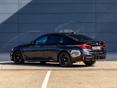 2018 BMW 5 серии 520d xDrive VII (G30/G31/G38), чёрный, 2695000 рублей, вид 4