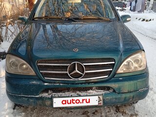 1998 Mercedes-Benz M-Класс 320 I (W163), зелёный, 410000 рублей, вид 3