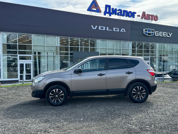 2010 Nissan Qashqai I Рестайлинг, коричневый, 880000 рублей - вид 1